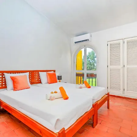 Townhouse Aldeia Do Golfe - Elegante Com Piscina Em Vilamoura Villa *